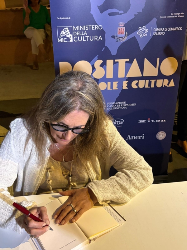 Paola De Crescenzo, Positano Mare Sole Cultura 2026